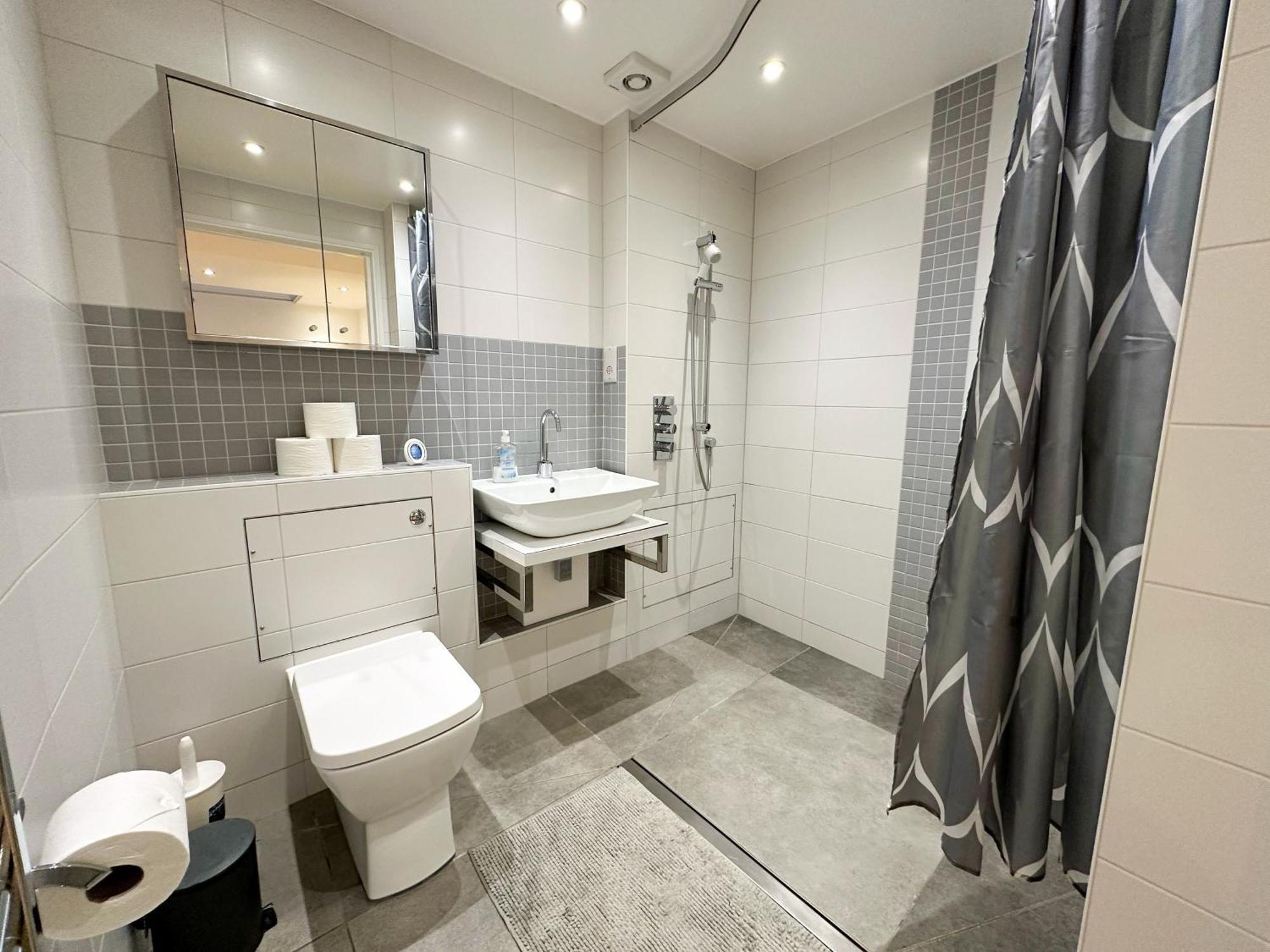 Chic 3 Bedroom Flat With Private Terrace In Holloway Near Finsbury Park Londres Exterior foto