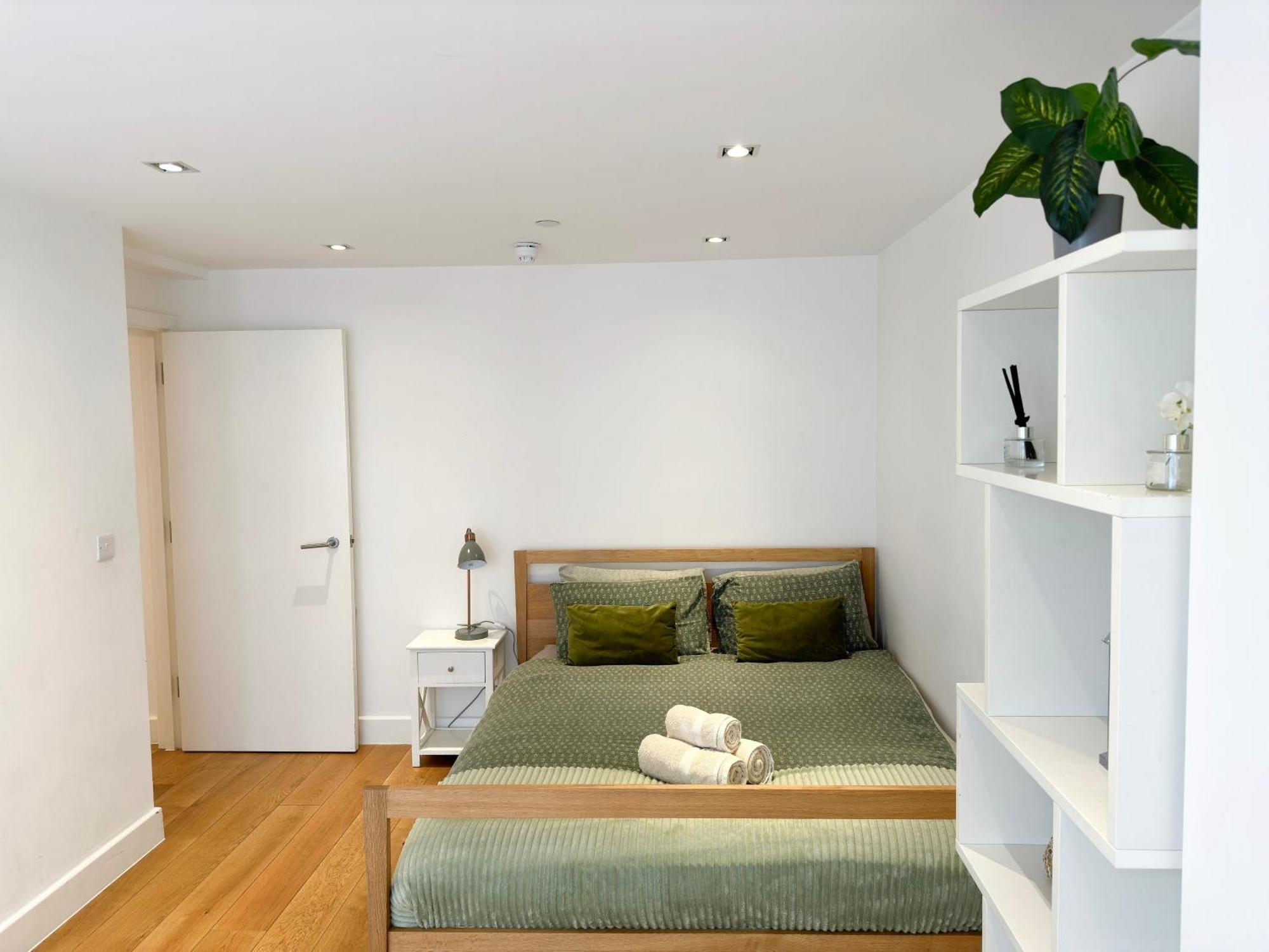 Chic 3 Bedroom Flat With Private Terrace In Holloway Near Finsbury Park Londres Exterior foto